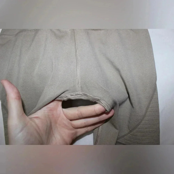 Alphalete Aero Leggings NO SIZE TAG Maybe Small - Picture 4 of 11